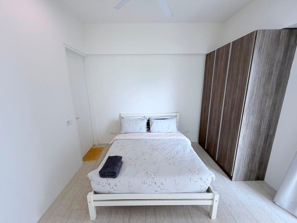 By The Sea@Side Seaview n Side Pool view (C3A3A) Apartment in Batu Ferringhi, Penang, Malaysia