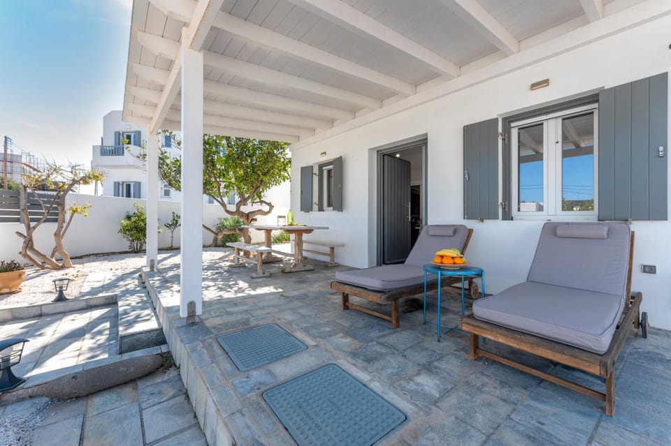 View (from property/room), Balcony/Terrace, sunbed