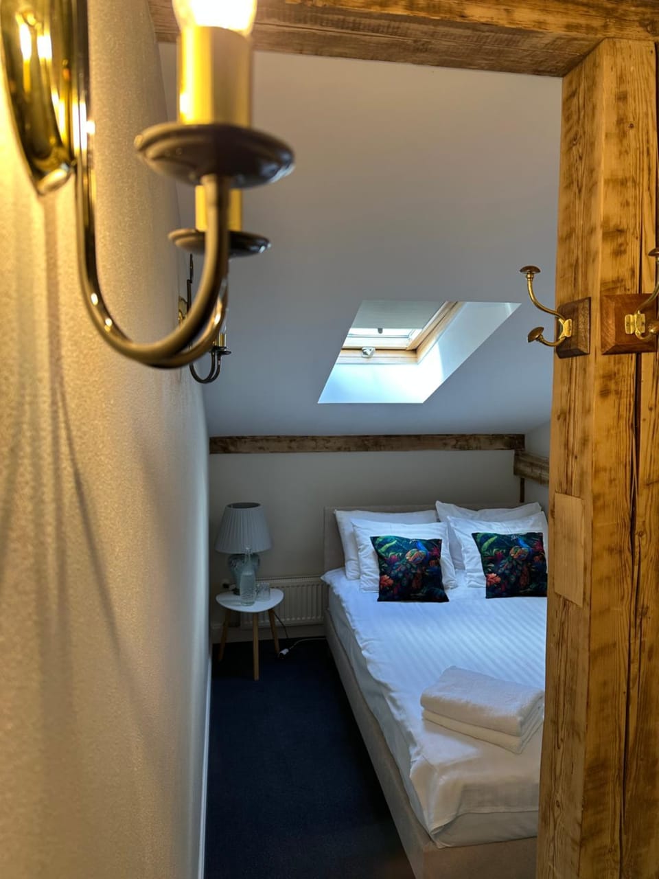 Bed, Photo of the whole room