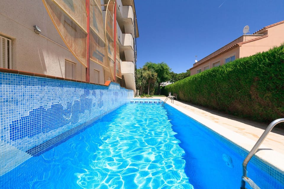 Property building, Swimming pool