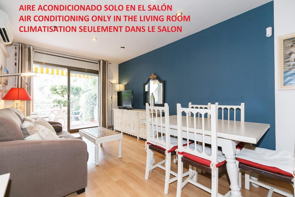 Living room, Dining area, air conditioner
