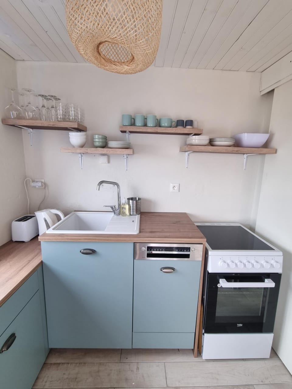 Petite maison avec jardin face mer House in Normandy