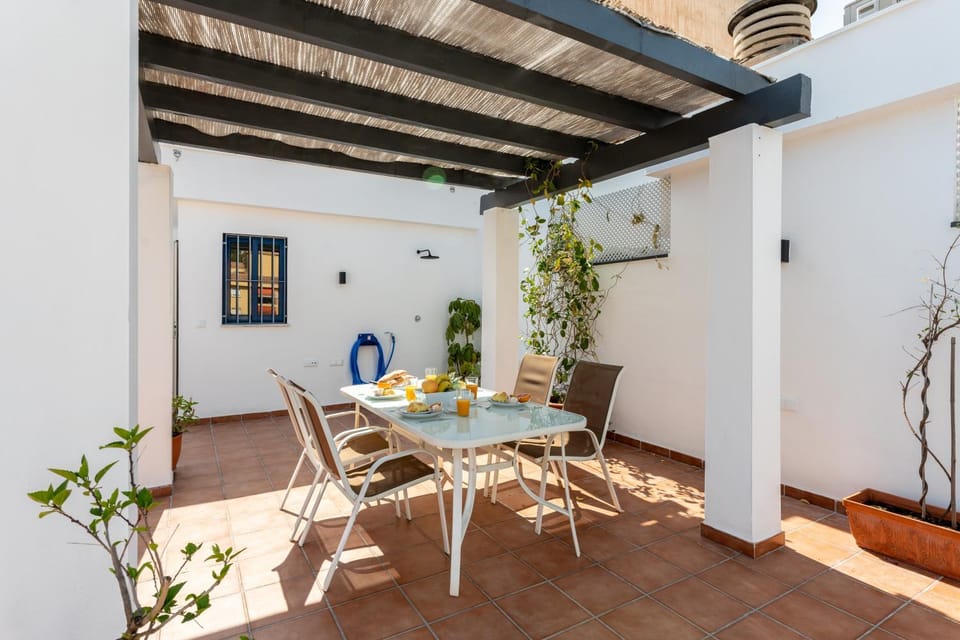 CT 252 - Faro's Malaga Citylights - Amazing Roof Terrace Apartment in Malaga