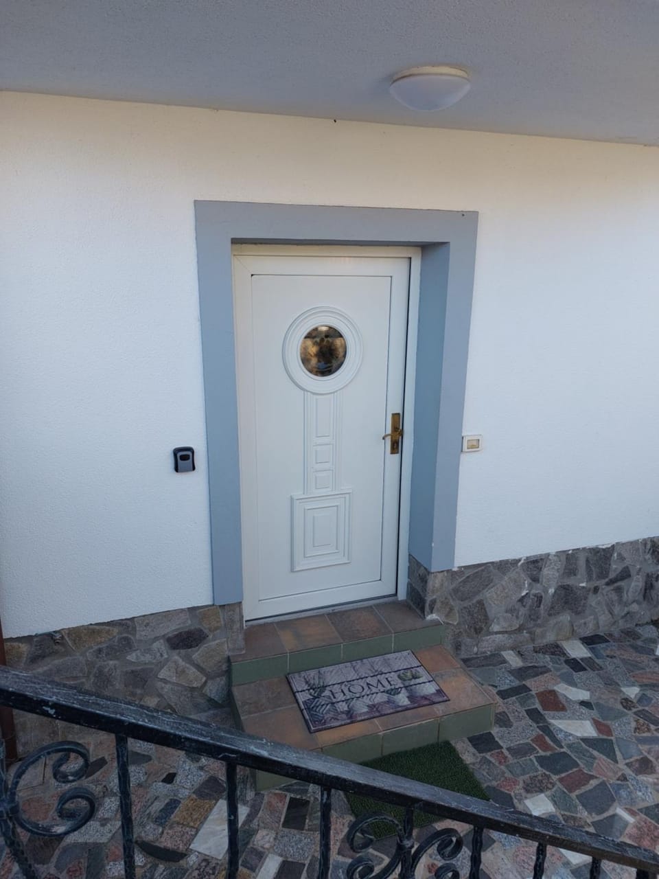 Facade/entrance