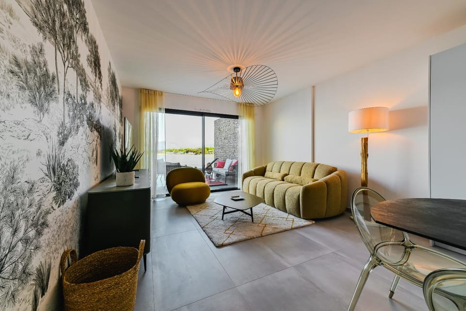T2 LUXE Pieds dans l'eau Porticcio Apartment in Ajaccio