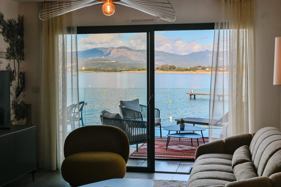 T2 LUXE Pieds dans l'eau Porticcio Apartment in Ajaccio