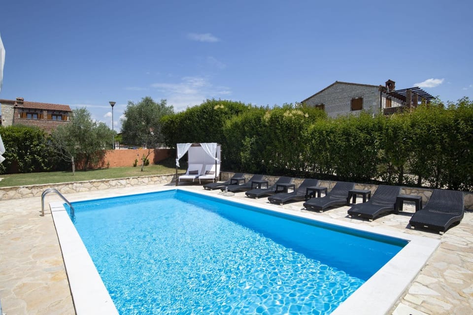 Day, Pool view, Swimming pool, sunbed