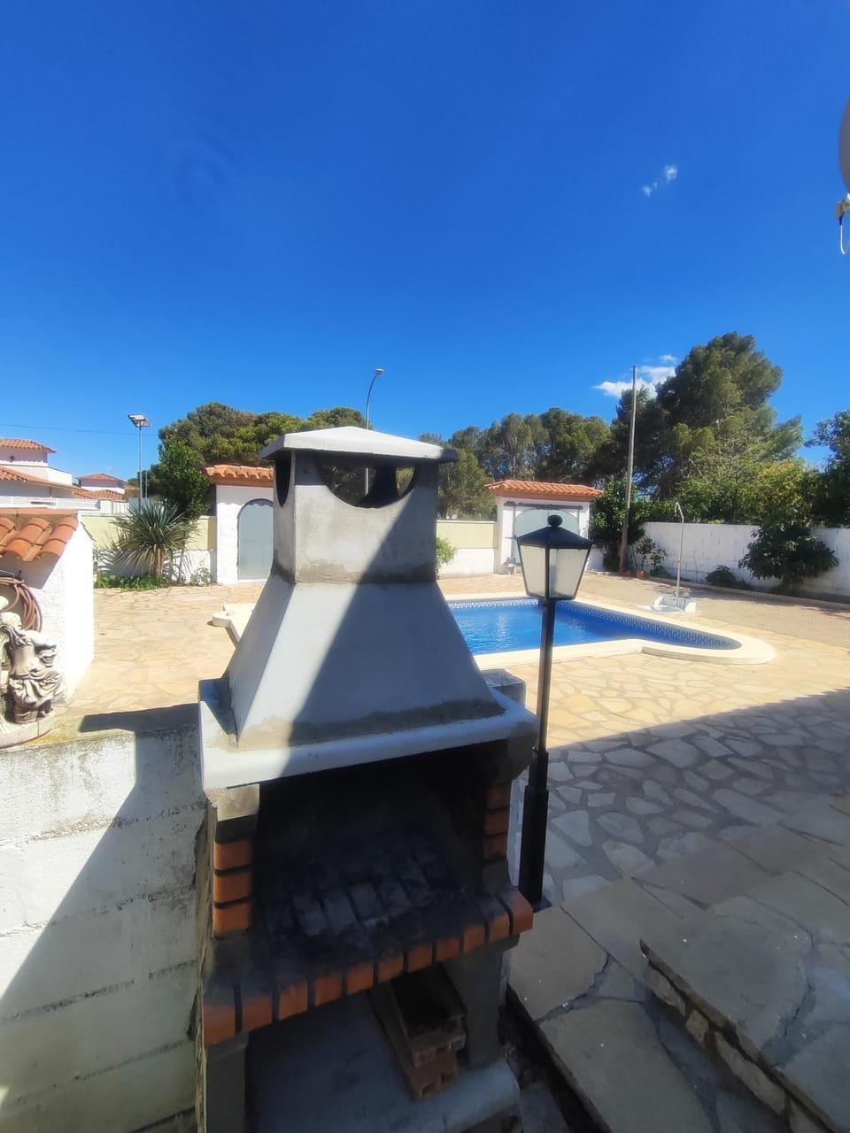 Private house with pool and BBQ House in Miami Platja
