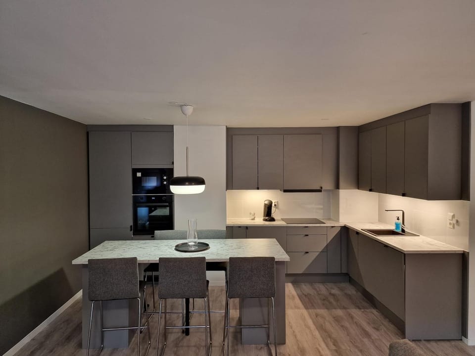 Dining area, kitchen