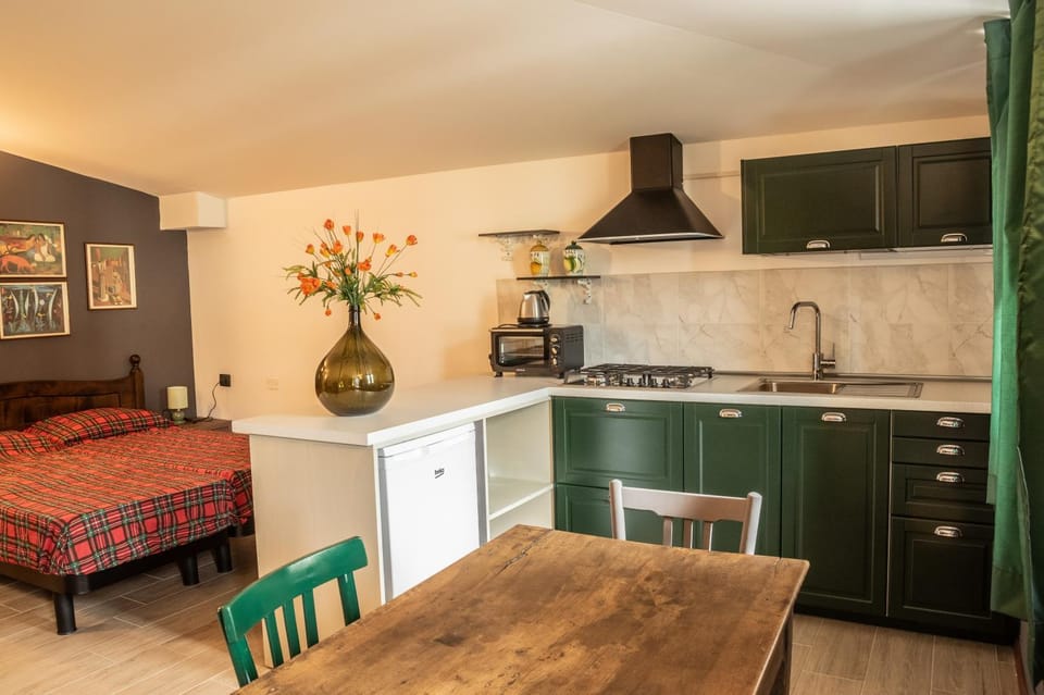 Kitchen or kitchenette, Living room, Dining area