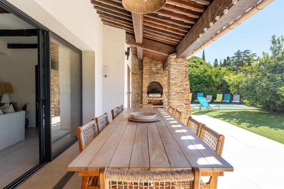 Patio, Day, Garden, View (from property/room), Balcony/Terrace, Living room, Seating area, Dining area, Garden view