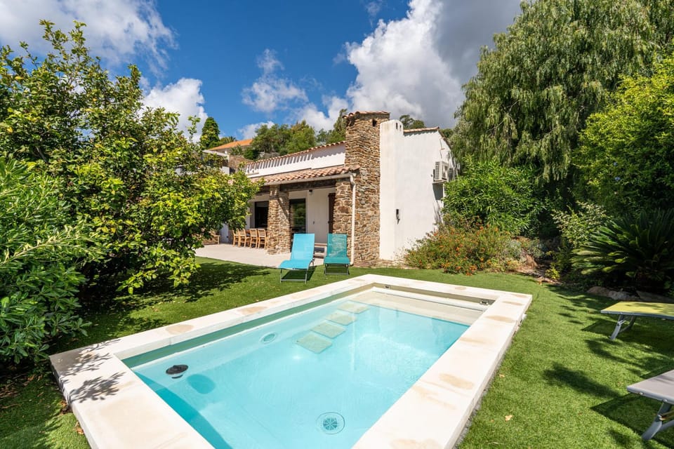 Property building, Spring, Day, Garden, Garden view, Pool view, Swimming pool, sunbed