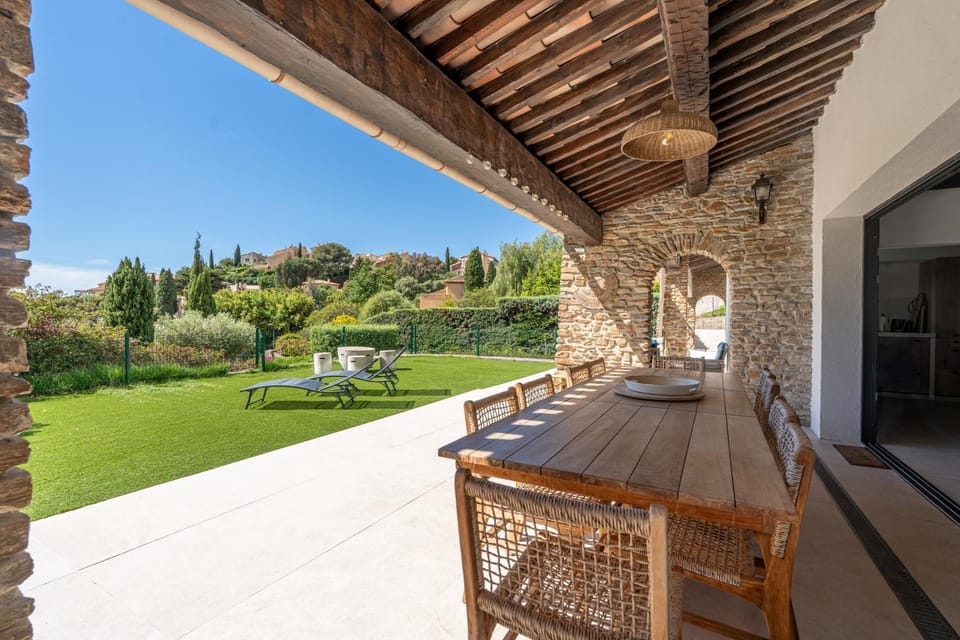 Patio, Spring, Day, Garden, View (from property/room), Balcony/Terrace, Living room, Seating area, Dining area, Garden view
