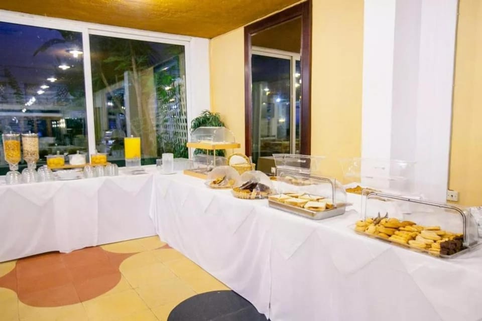Breakfast, Buffet breakfast