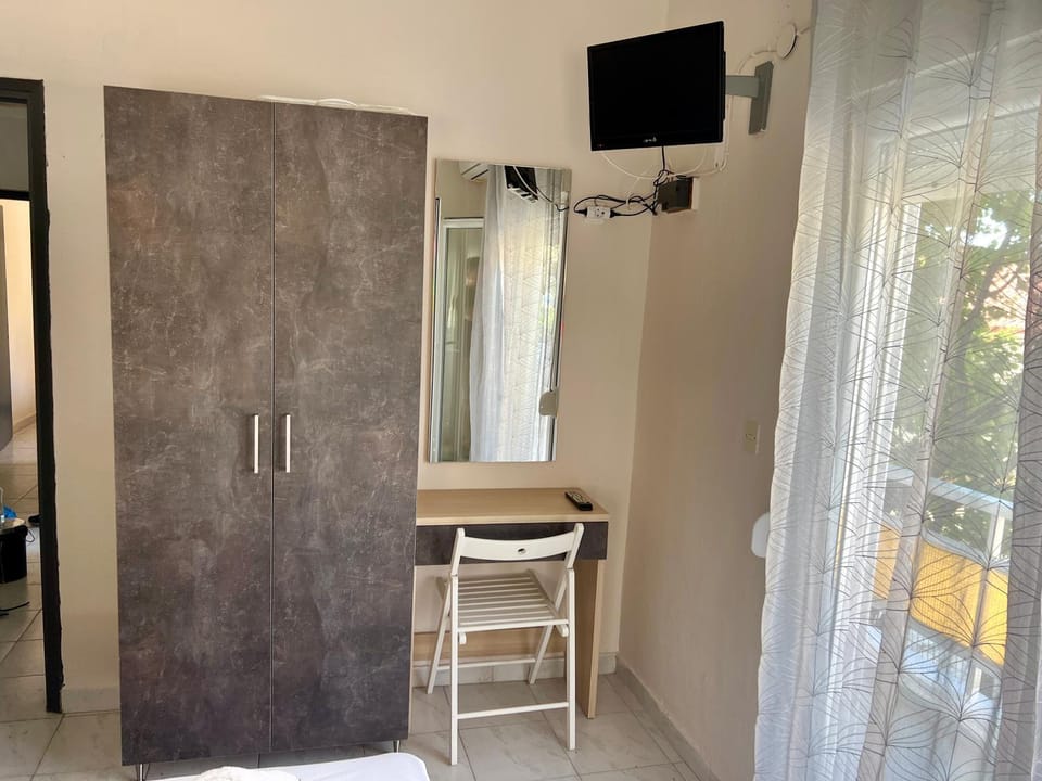 TV and multimedia, locker, air conditioner