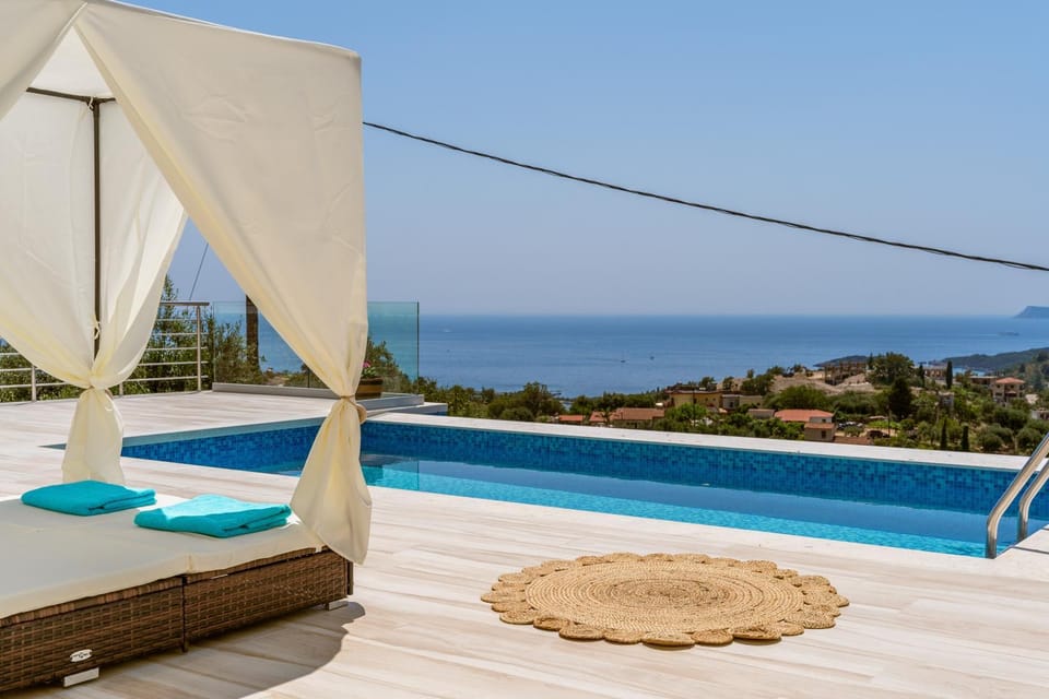 Patio, Day, Natural landscape, View (from property/room), Balcony/Terrace, Mountain view, Pool view, Sea view, Swimming pool, sunbed