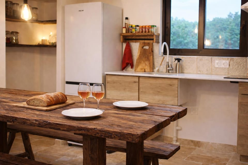 Dining area, kitchen