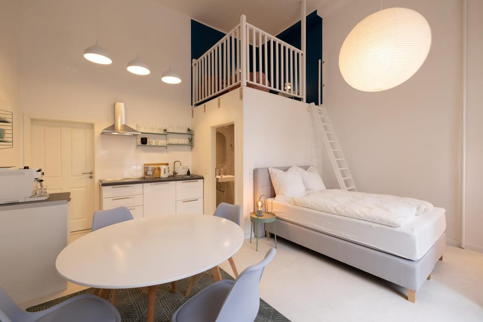 Bed, Kitchen or kitchenette, Living room, Photo of the whole room, Dining area, Bedroom
