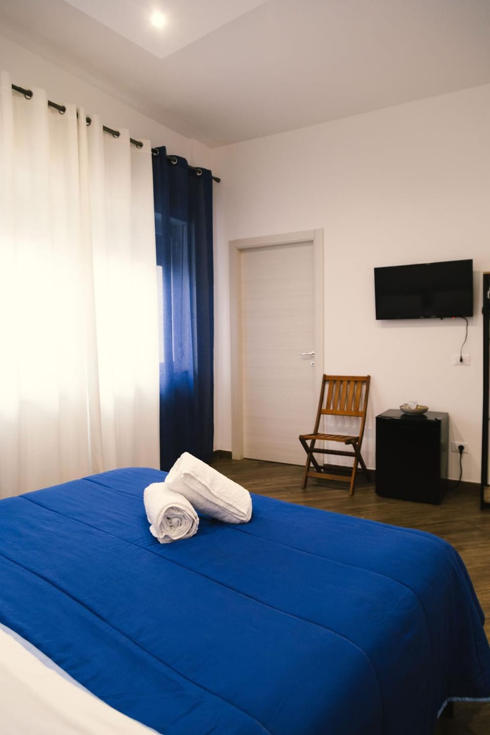 Bed, TV and multimedia