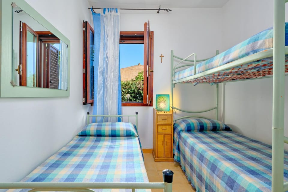 Property building, Living room, Bedroom