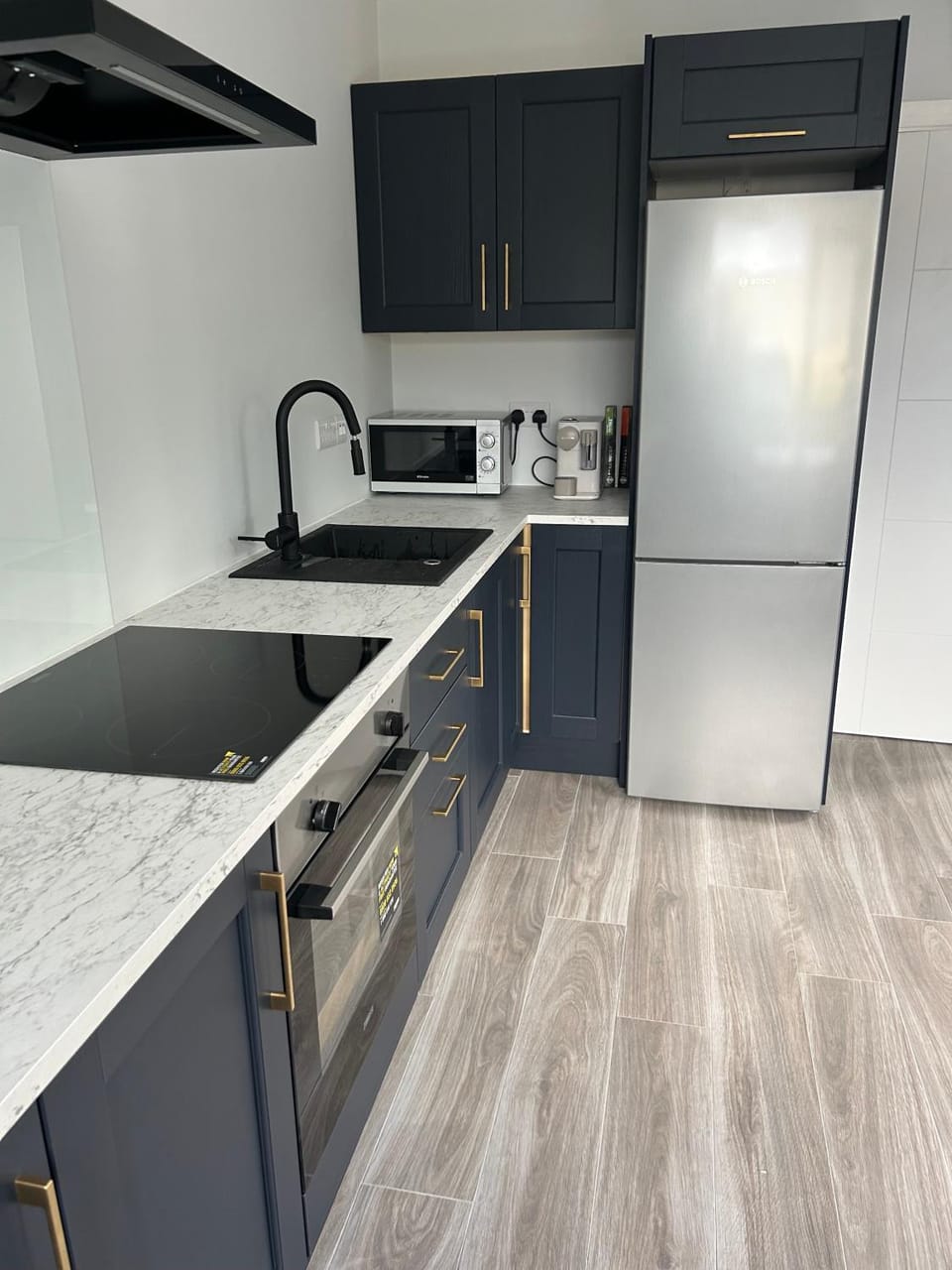 Kitchen or kitchenette, minibar, pet friendly, stove