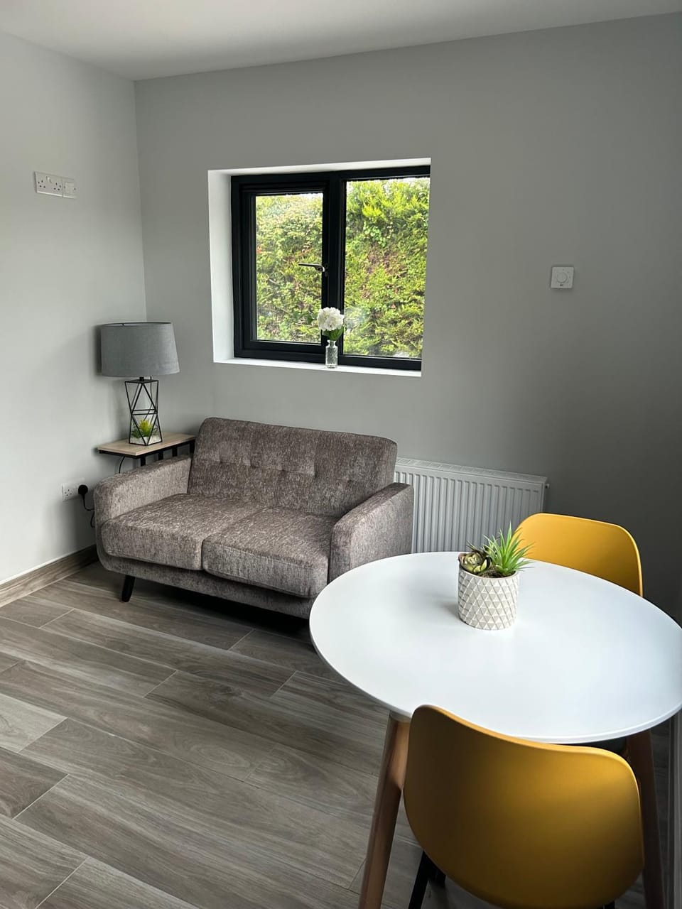 Seating area, Dining area