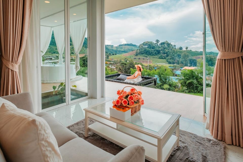 Day, Natural landscape, Garden, View (from property/room), Balcony/Terrace, Living room, Seating area, Garden view
