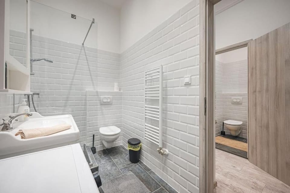 Dual 2BR Comfort Escape with 2 Bathroom by NW Apartment in Budapest