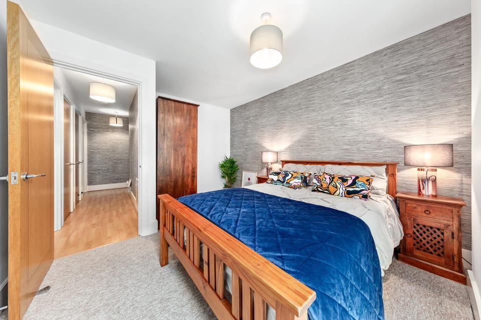 Bed, Photo of the whole room, Bedroom, wardrobe