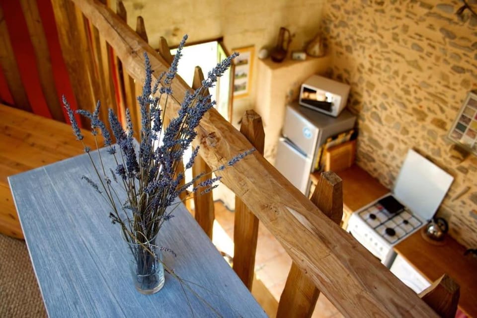 The Piggery, charming converted stone gite House in Nouvelle-Aquitaine