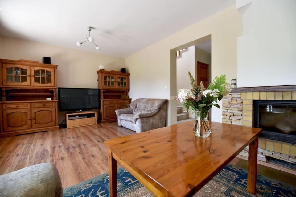 Communal lounge/ TV room, Living room, Seating area, Evening entertainment, flat iron