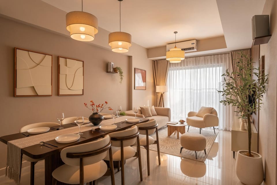 Restaurant/places to eat, Living room, Banquet/Function facilities, Seating area, air conditioner
