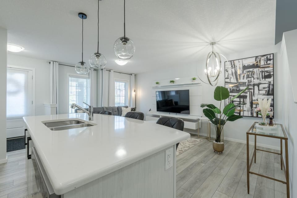 TV and multimedia, Living room, Dining area