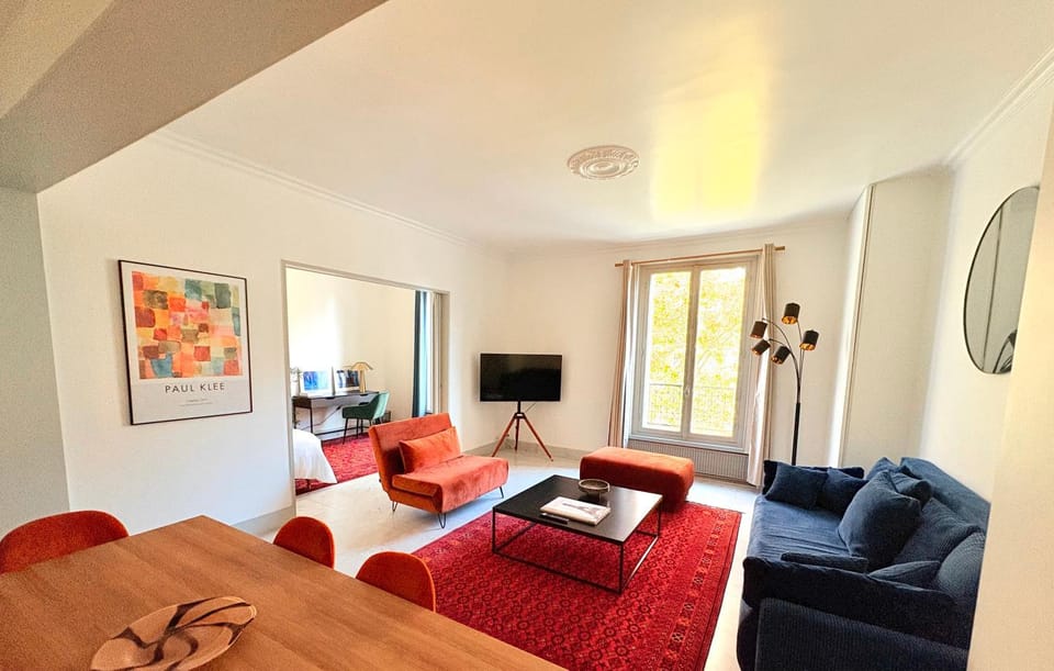 Communal lounge/ TV room, TV and multimedia, Seating area