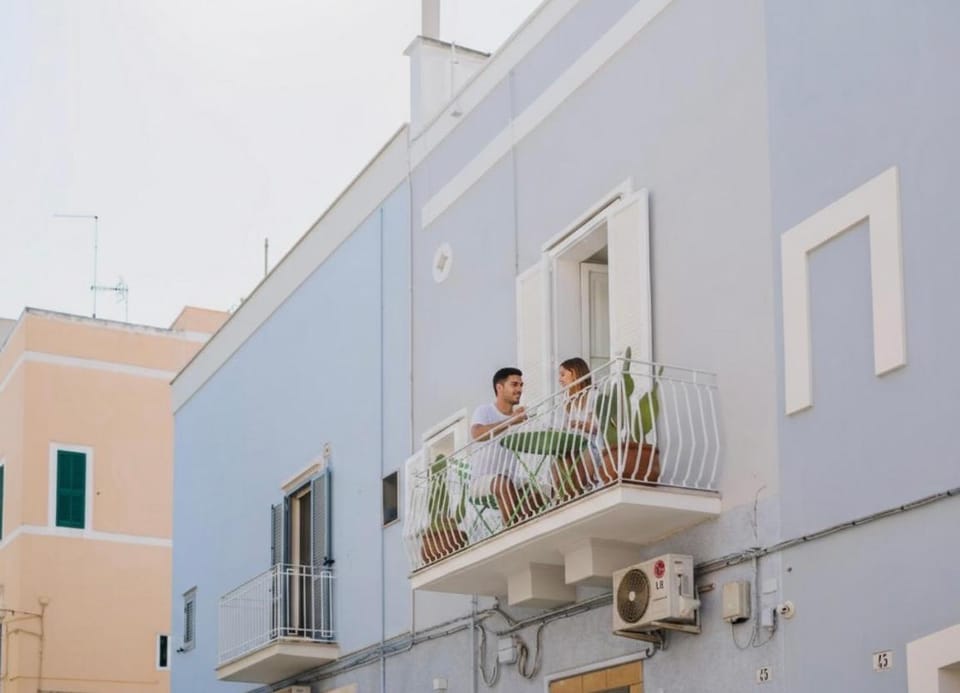 Balcony/Terrace, group of guests