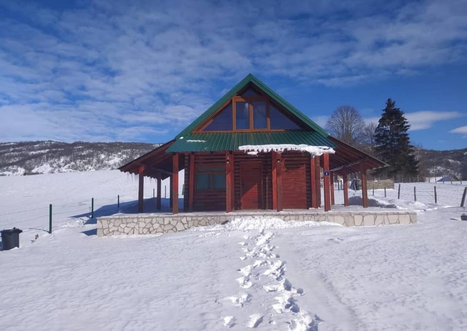Property building, Winter