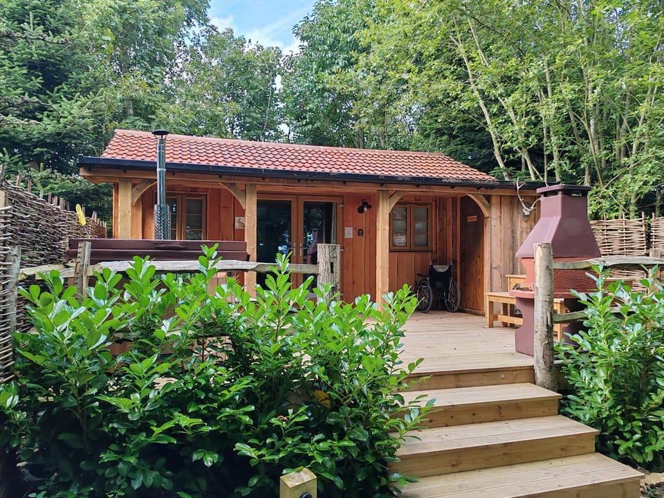Property building, Patio, Day, Garden, Garden view