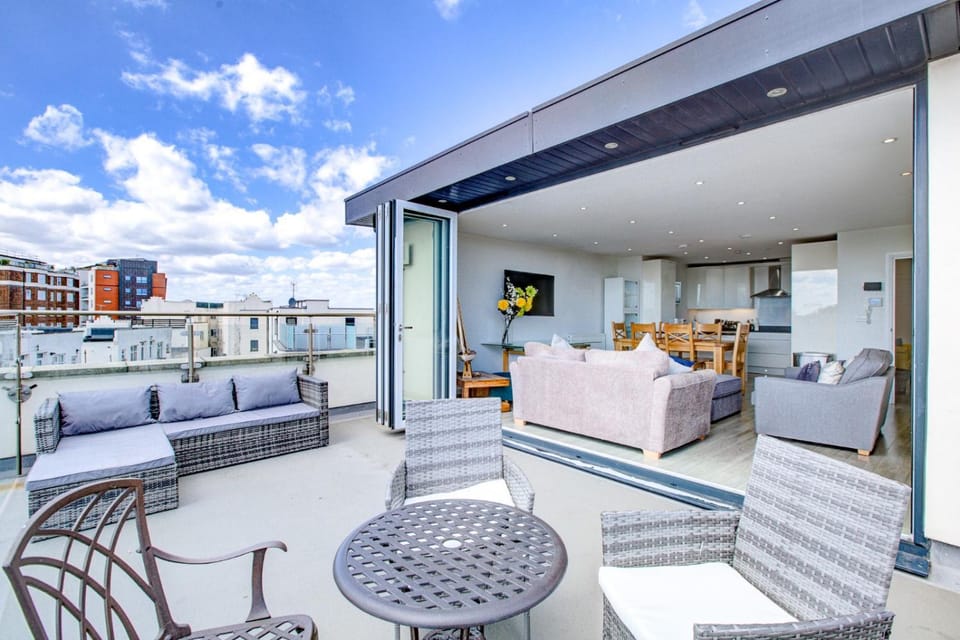 Bathroom, Balcony/Terrace