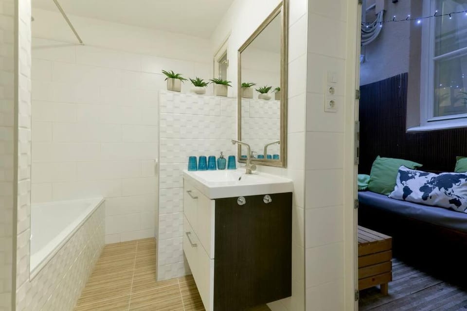 Downtown Island of Peace by NW Apartment in Budapest