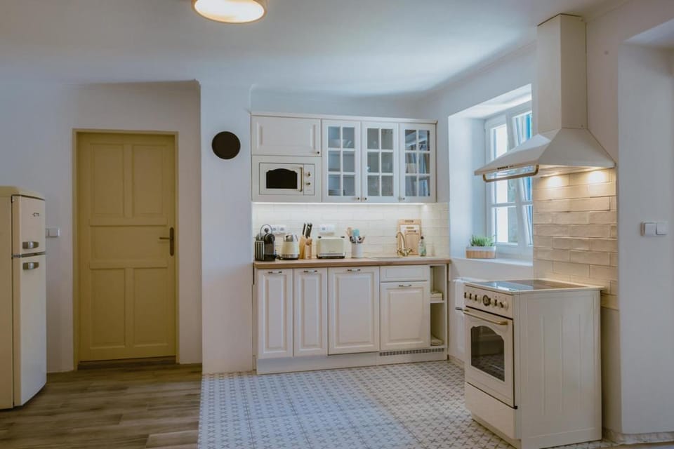 Kitchen or kitchenette, kitchen