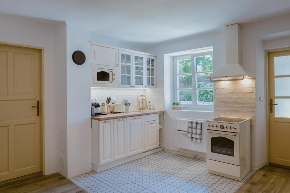 Kitchen or kitchenette, kitchen