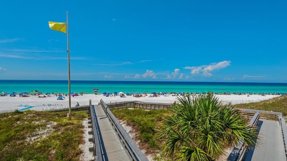 Sitting Bayside House in South Walton County