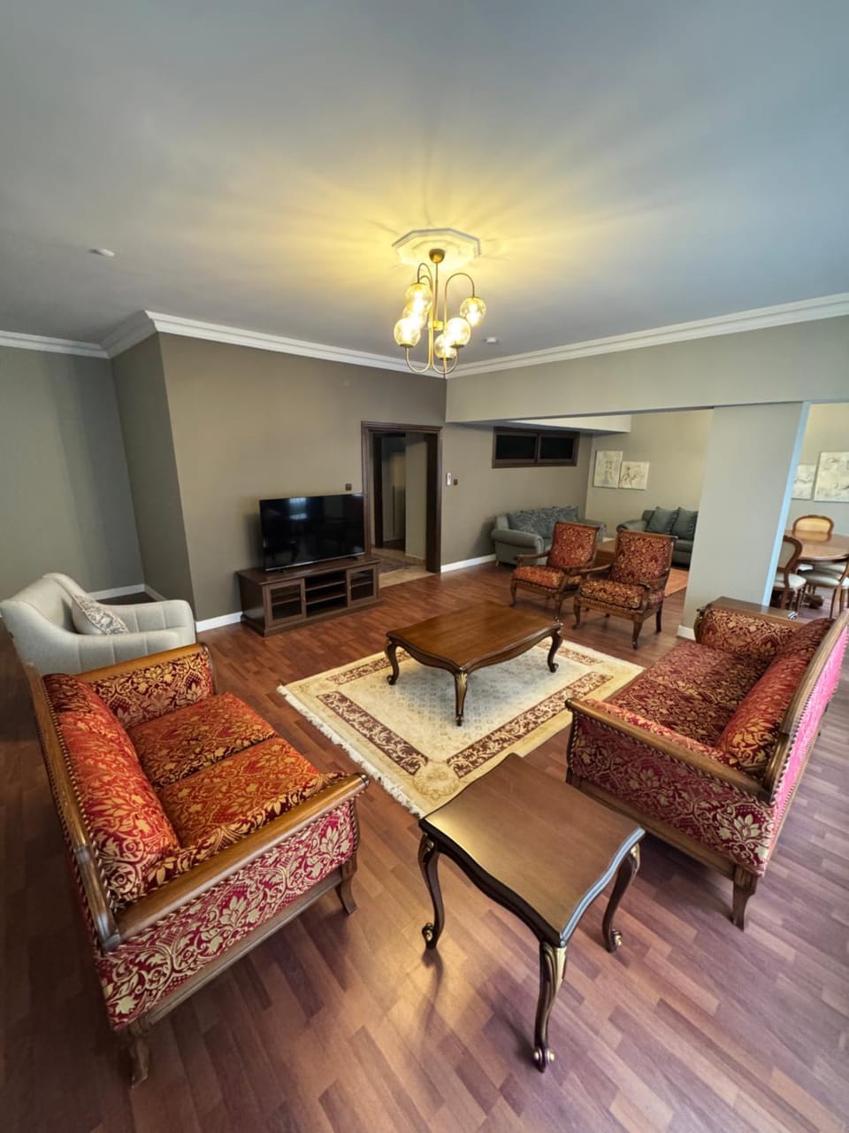 TV and multimedia, Living room, Seating area, Street view, Lunch, Dinner, internet, air conditioner