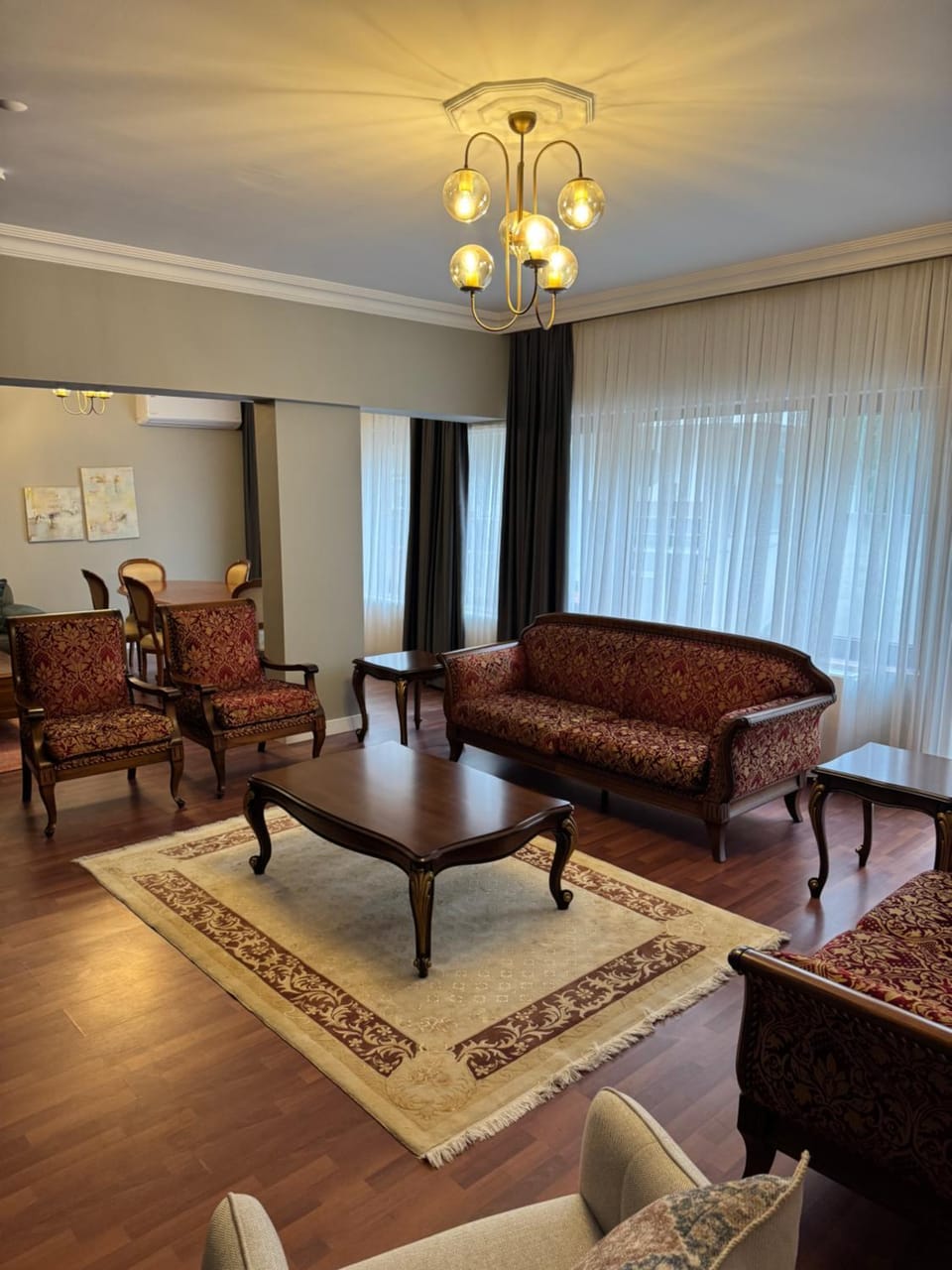TV and multimedia, Living room, Decorative detail, Seating area, Street view, Lunch, Dinner, furniture, internet, air conditioner