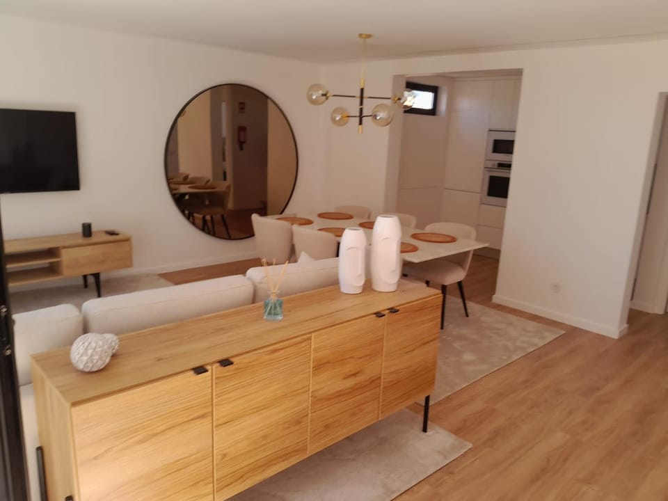 Beachfront Apartment Apartment in Vila Praia de Ancora