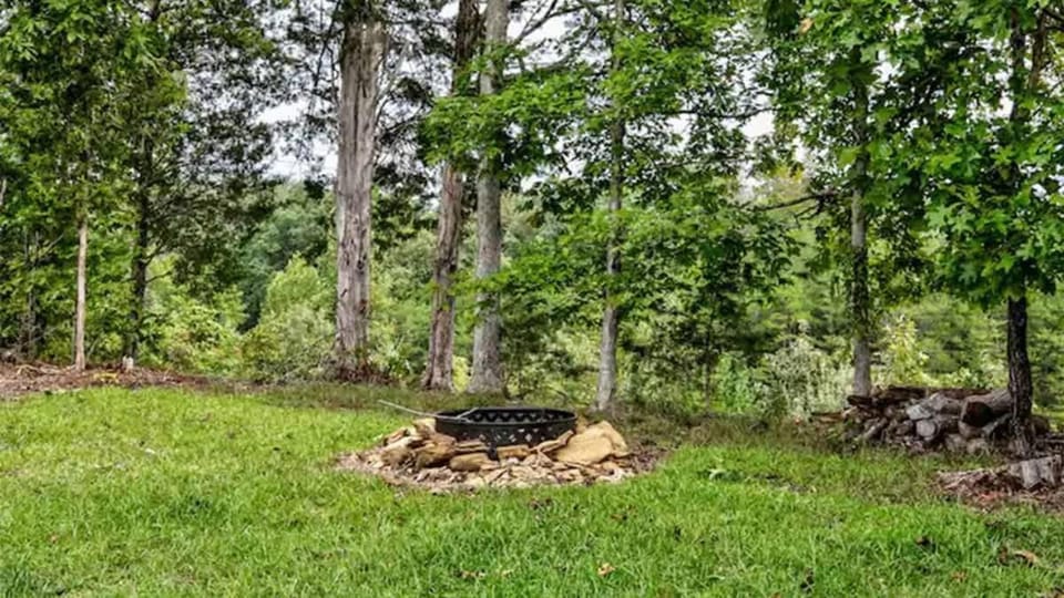 Magic Mountain by Beyond Expectations w Views House in Sevierville