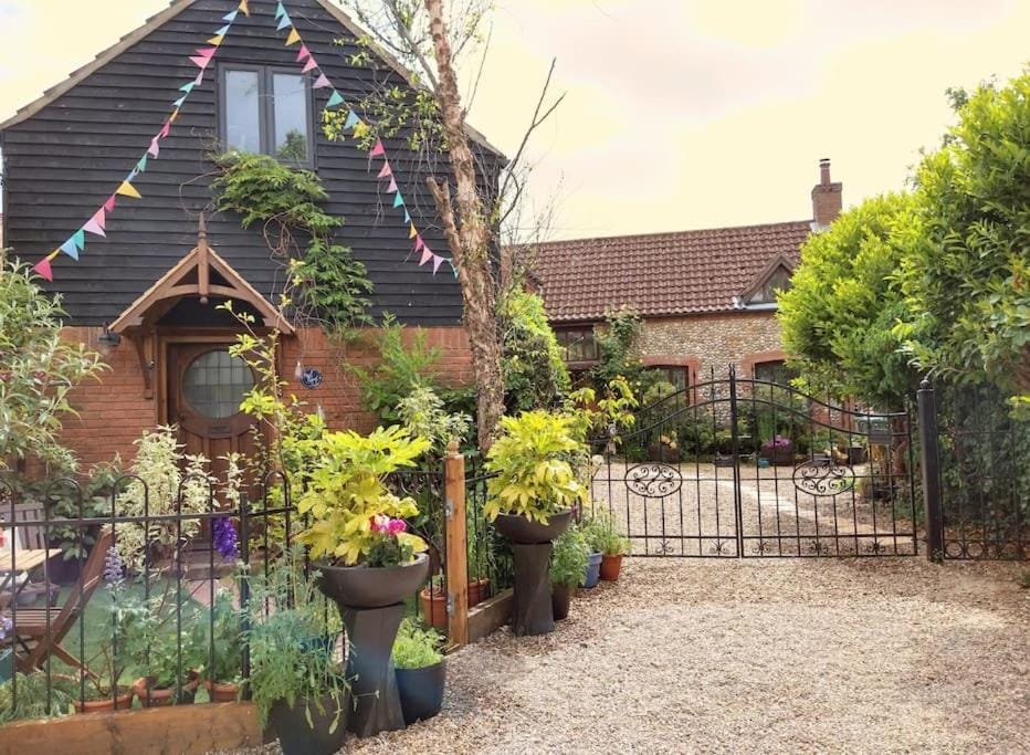 Property building, Garden, Garden view