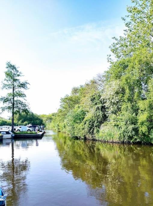 TAIL END: Bijoux Broads & Beach Base! Now with TV! House in Broadland District