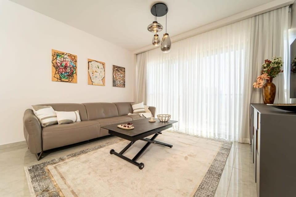 Dreamy 2 Bedroom In Best Location Parking House in Jerusalem