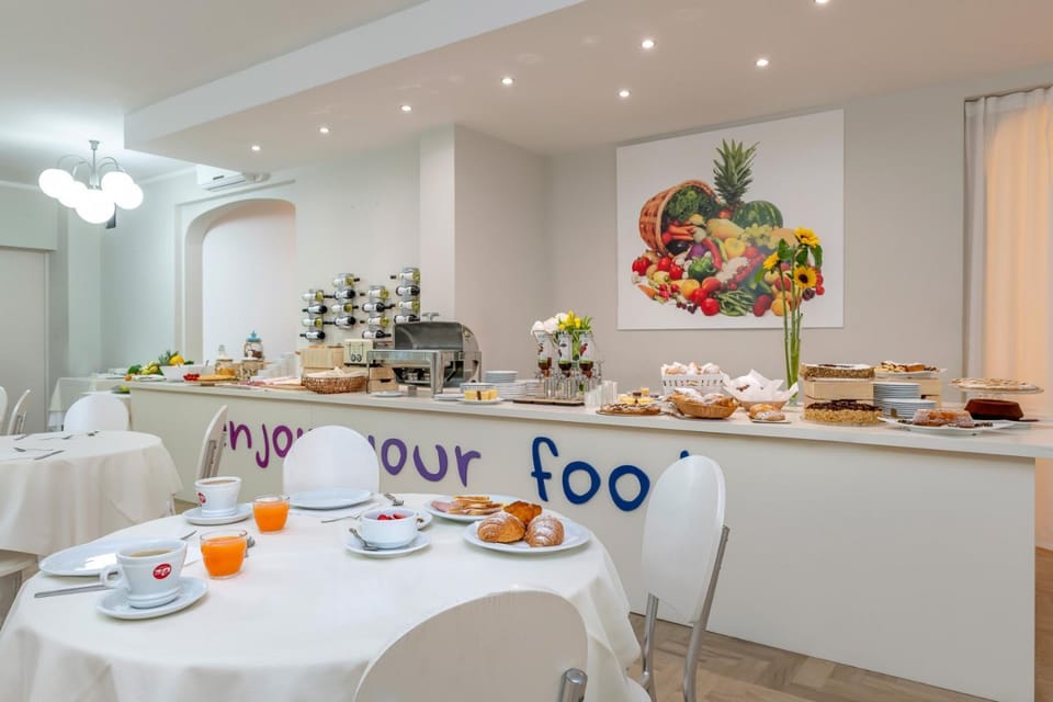 Breakfast, Buffet breakfast